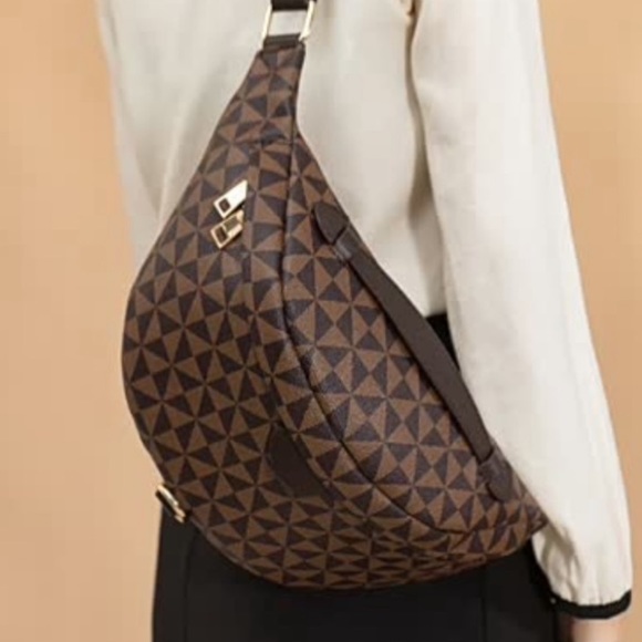 Quilted Fanny Pack - Picture 2 of 4